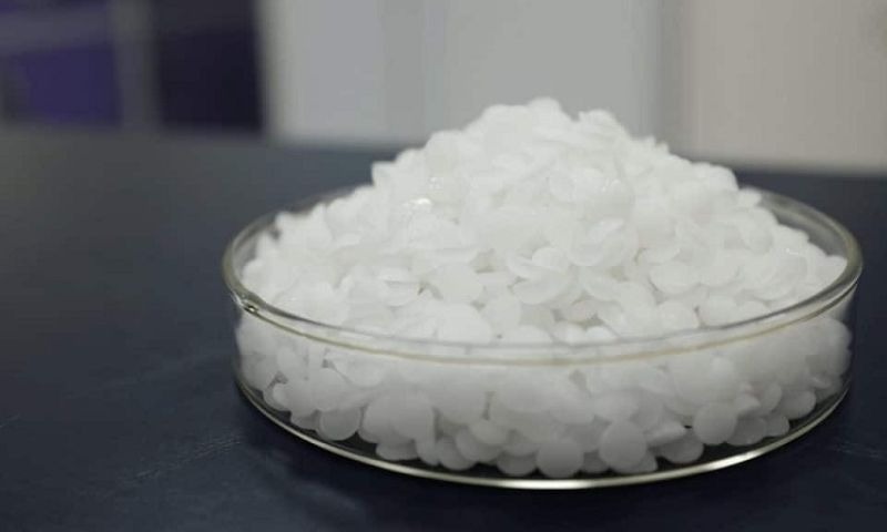 Xút có những đặc điểm hóa học riêng biệt