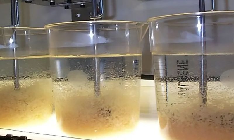 Các chất oxy hóa có tác dụng phá vỡ liên kết tạo màu