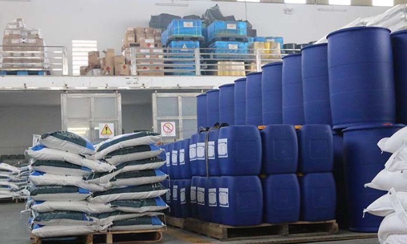 Phải bảo quản ở nơi khô ráo tránh ánh nắng