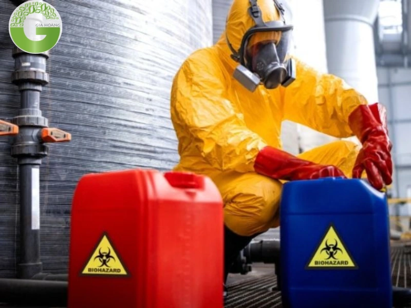 Cần tuân thủ các quy định an toàn khi sử dụng H2O2 và NaOH