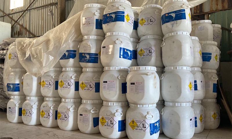 Chlorin 70% Trung Quốc Là Gì? Đặc Tính, Công Dụng Và Giá Cả