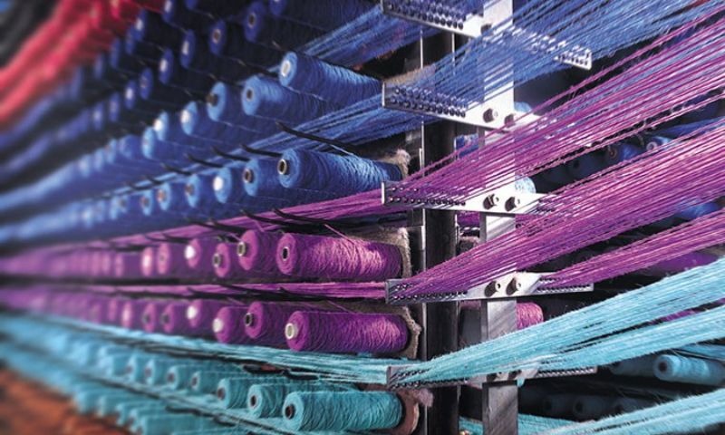 Hóa chất cũng được sử dụng trong quá trình dệt nhuộm